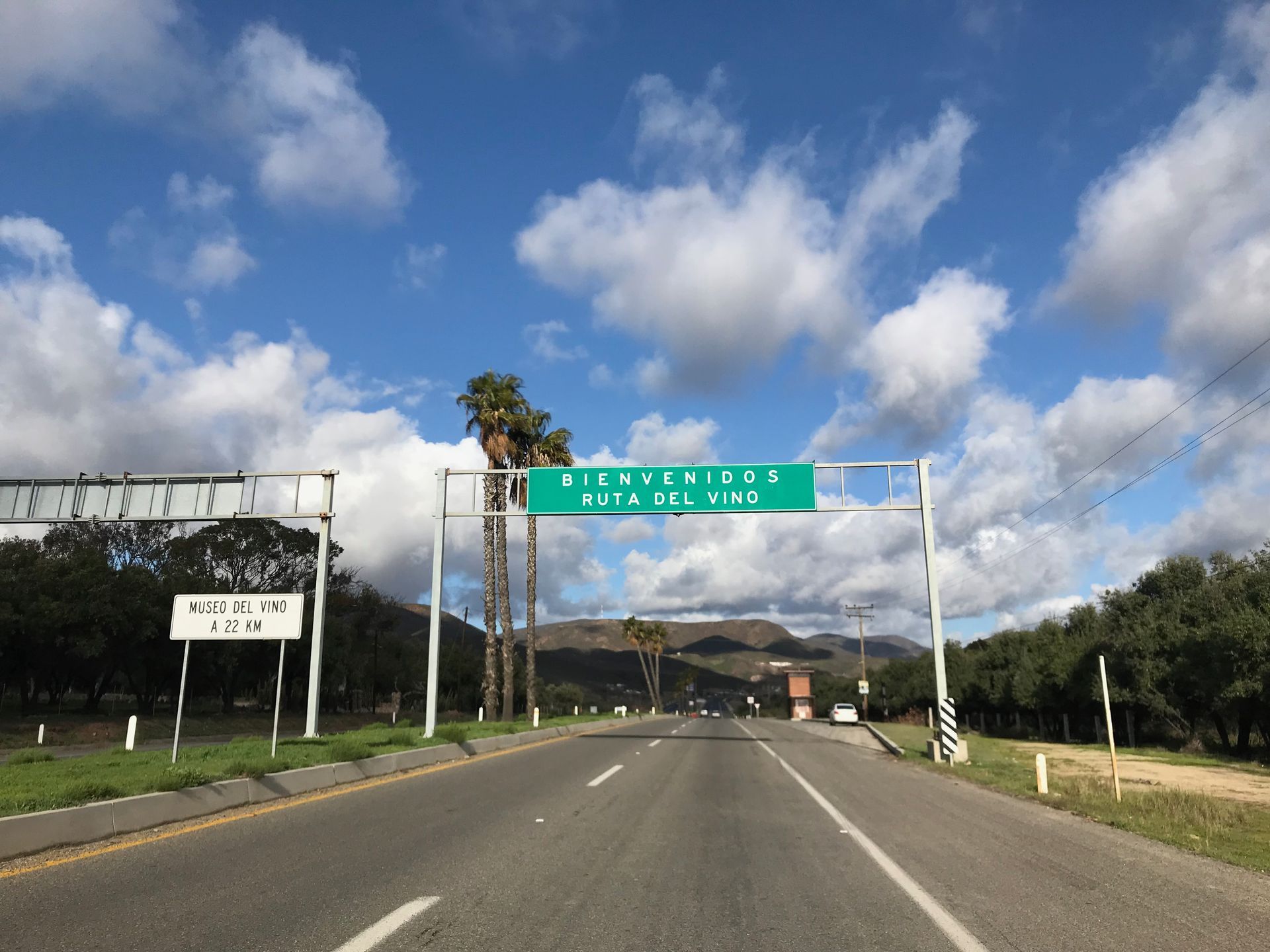Valle de Guadalupe road sign