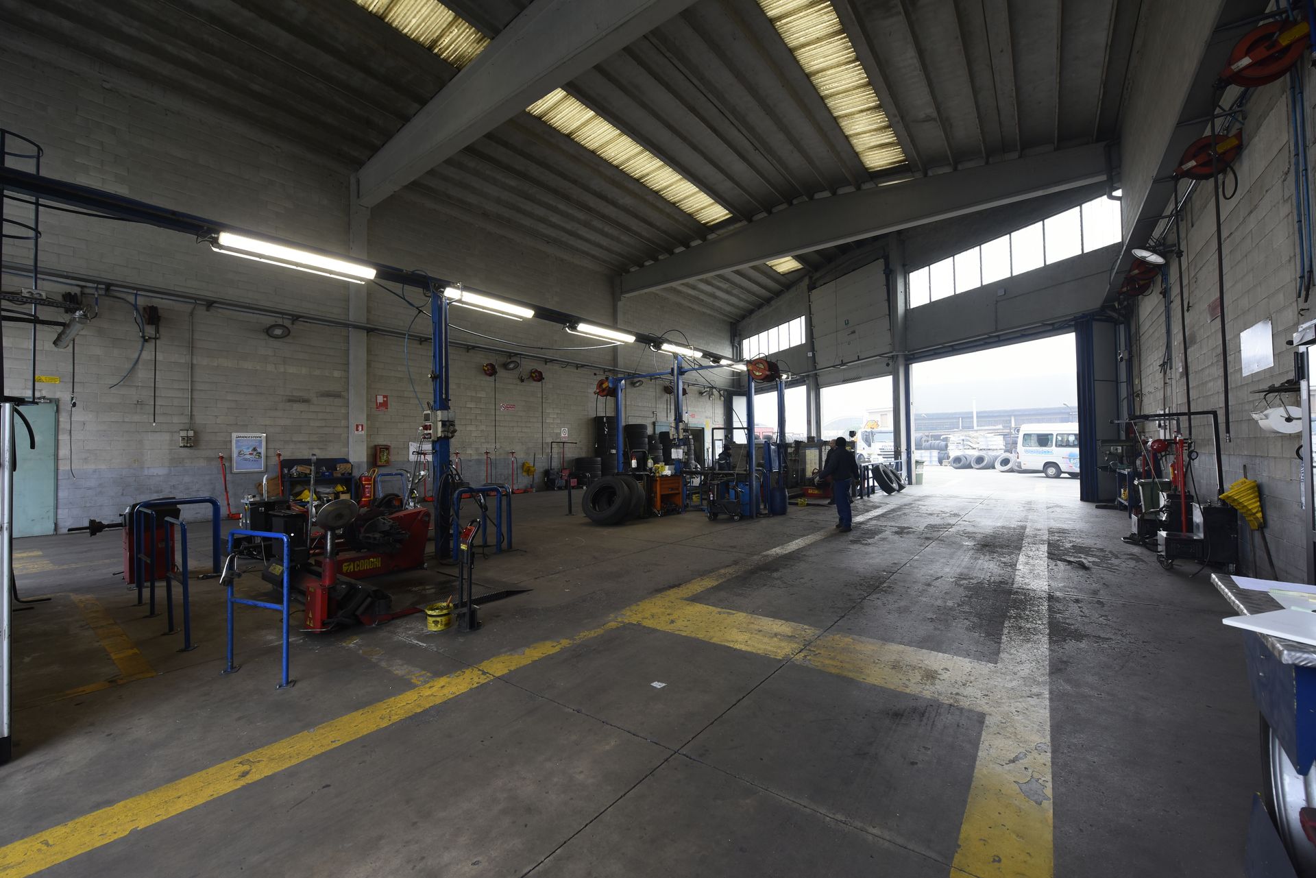 ampio garage 