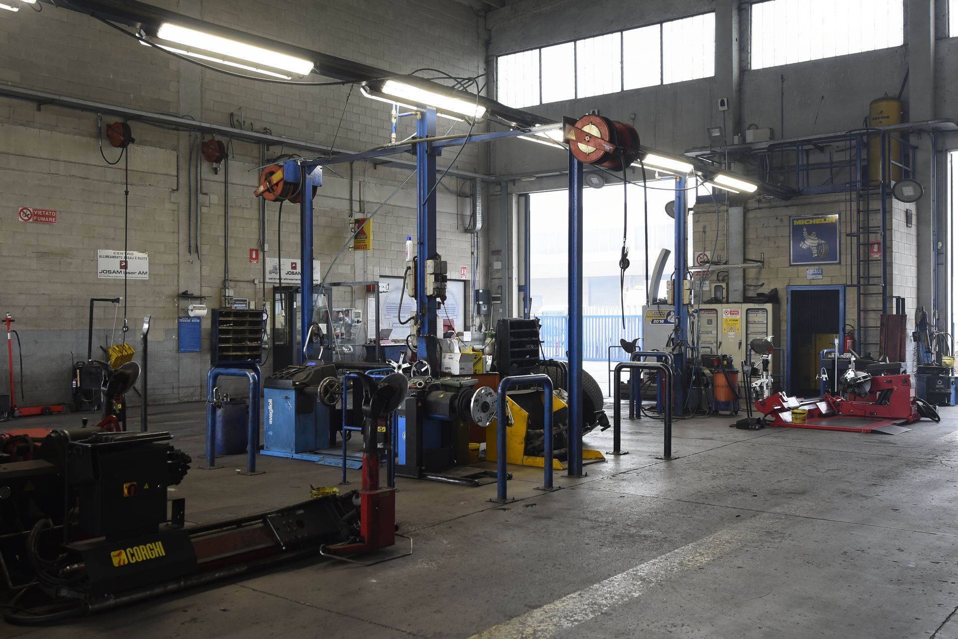 Interno di un'officina 