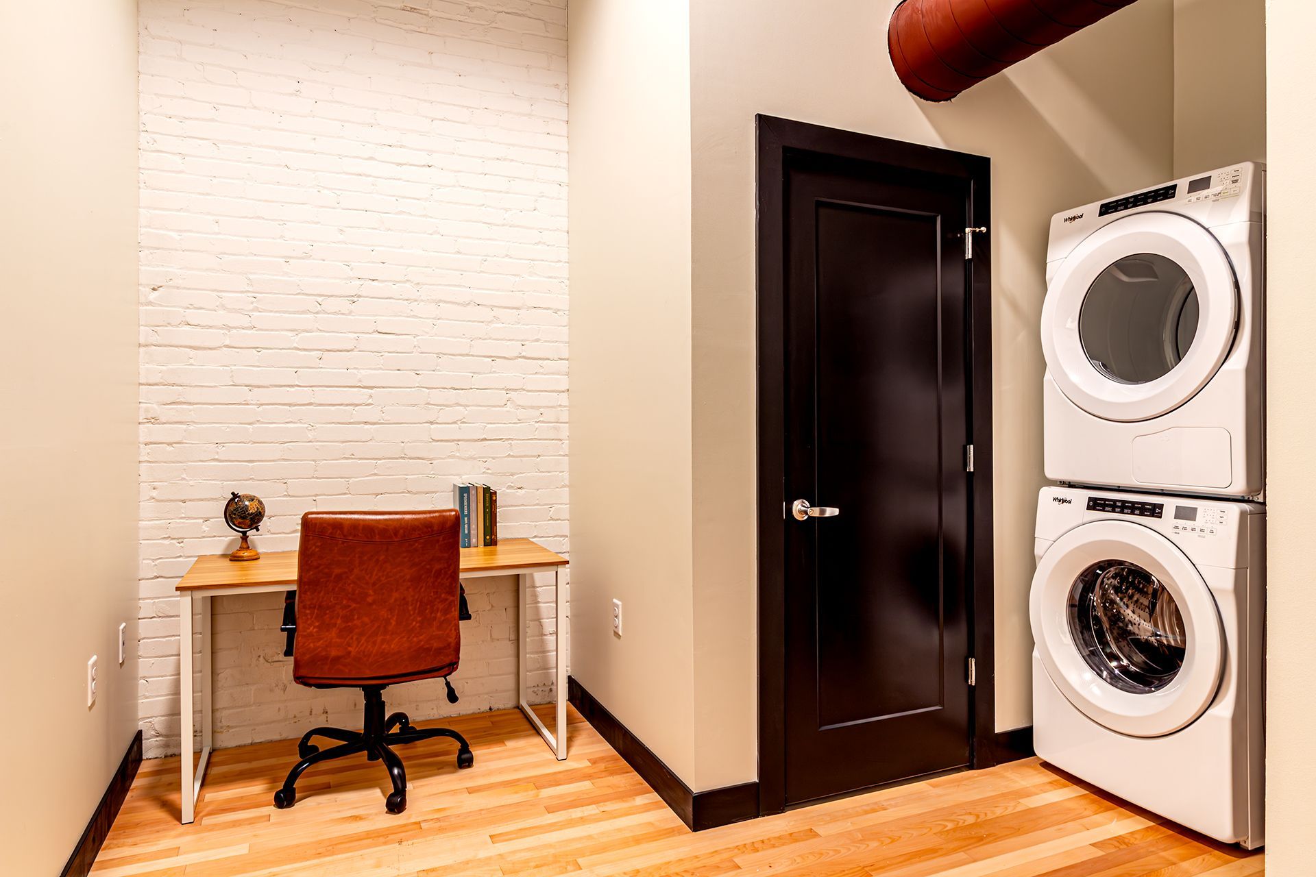 short/long term stay with office and laundry