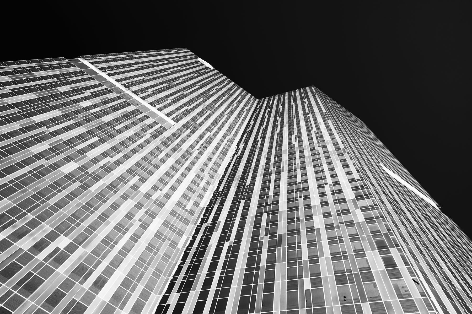 WALKIN IN VEGAS | Edition of 10 | Fine Art Photography NFT by Doug Friesen