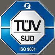 Logo della certificazione di qualità TÜV SÜD ISO 9001, ottagono blu e bianco con simbolo del riciclaggio.