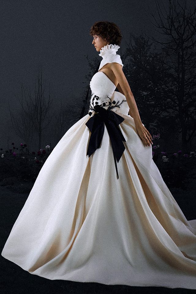 Vera Wang Haute Bridal Gowns: Couture Style: L'élite Bridal