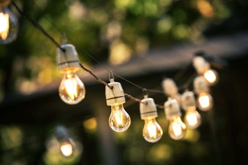 outdoor-light-string