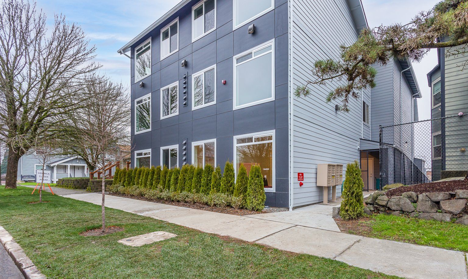 T-Town Place Apartments in Tacoma, Washington - Modern / 1 Bedroom 1 Bathroom / City Views