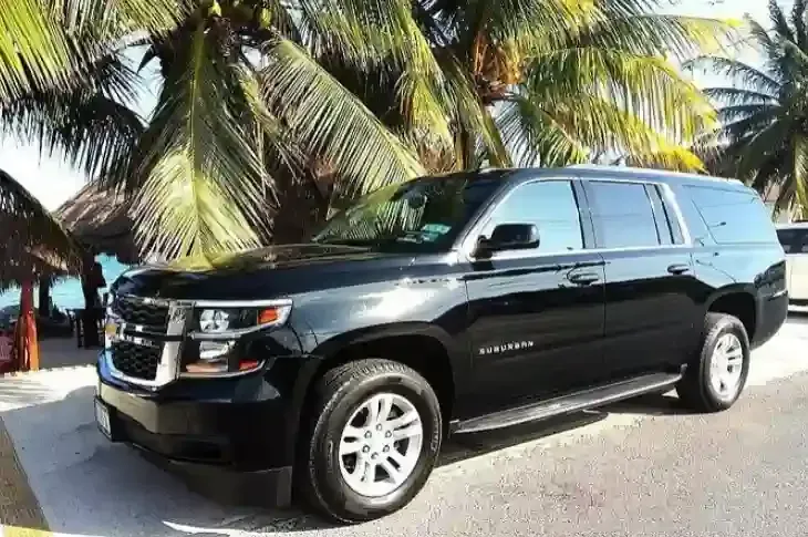 Contrata nuestro servicio especial de transporte del aeropuerto al hotel y viceversa para disfrutar de unas vacaciones sin preocupaciones. Viaja con comodidad y tranquilidad para aprovechar al máximo tu tiempo en el destino elegido.