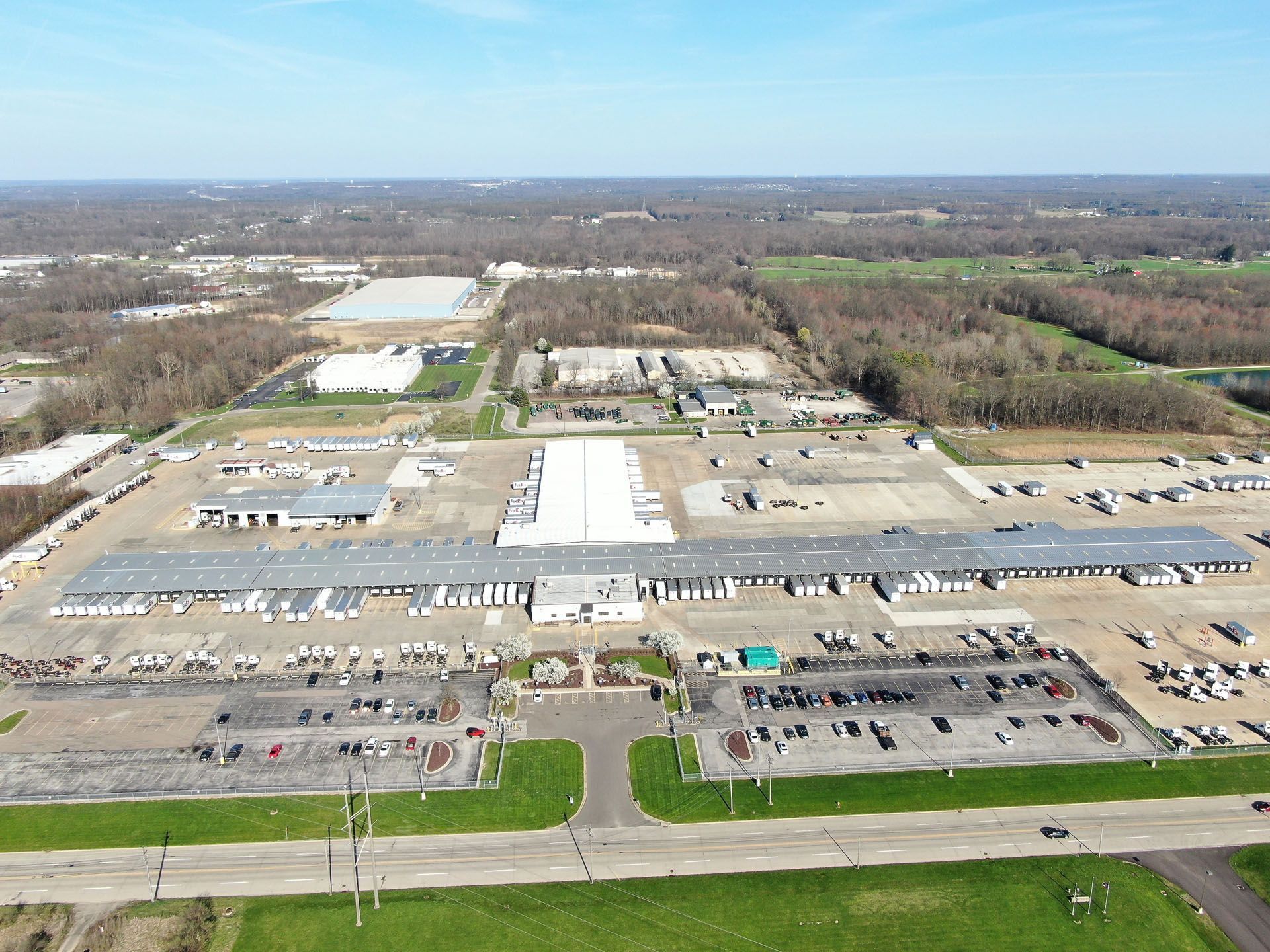 Warehousing and Distribution large complex FedEX  warren ohio