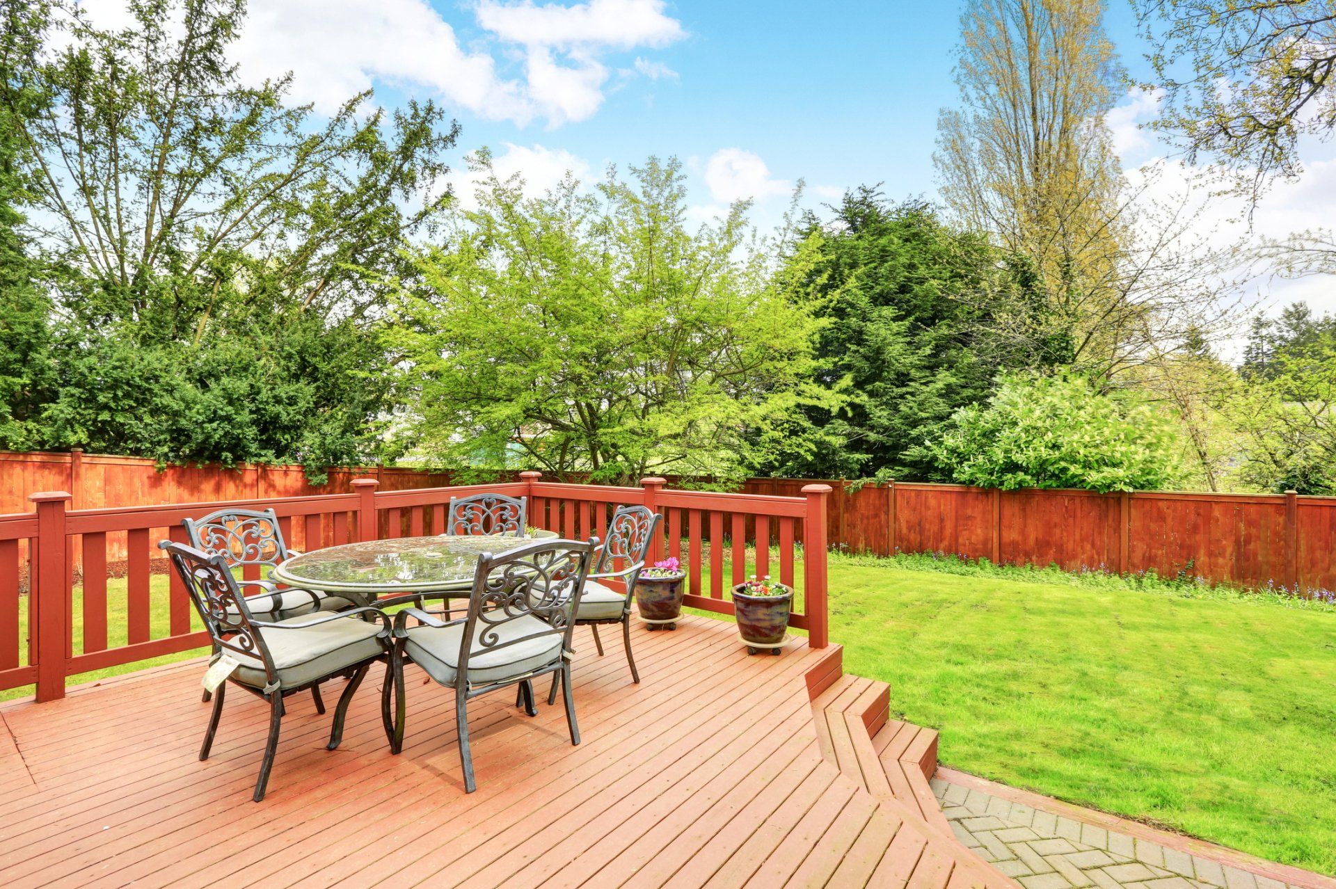 Large Deck With Dining Space Overlooking Spacious Back Yard - Kansas City, MO - Midwest Sunrooms LLC Large Deck With Dining Space Overlooking Spacious Back Yard - Kansas City, MO - Midwest Sunrooms LLC