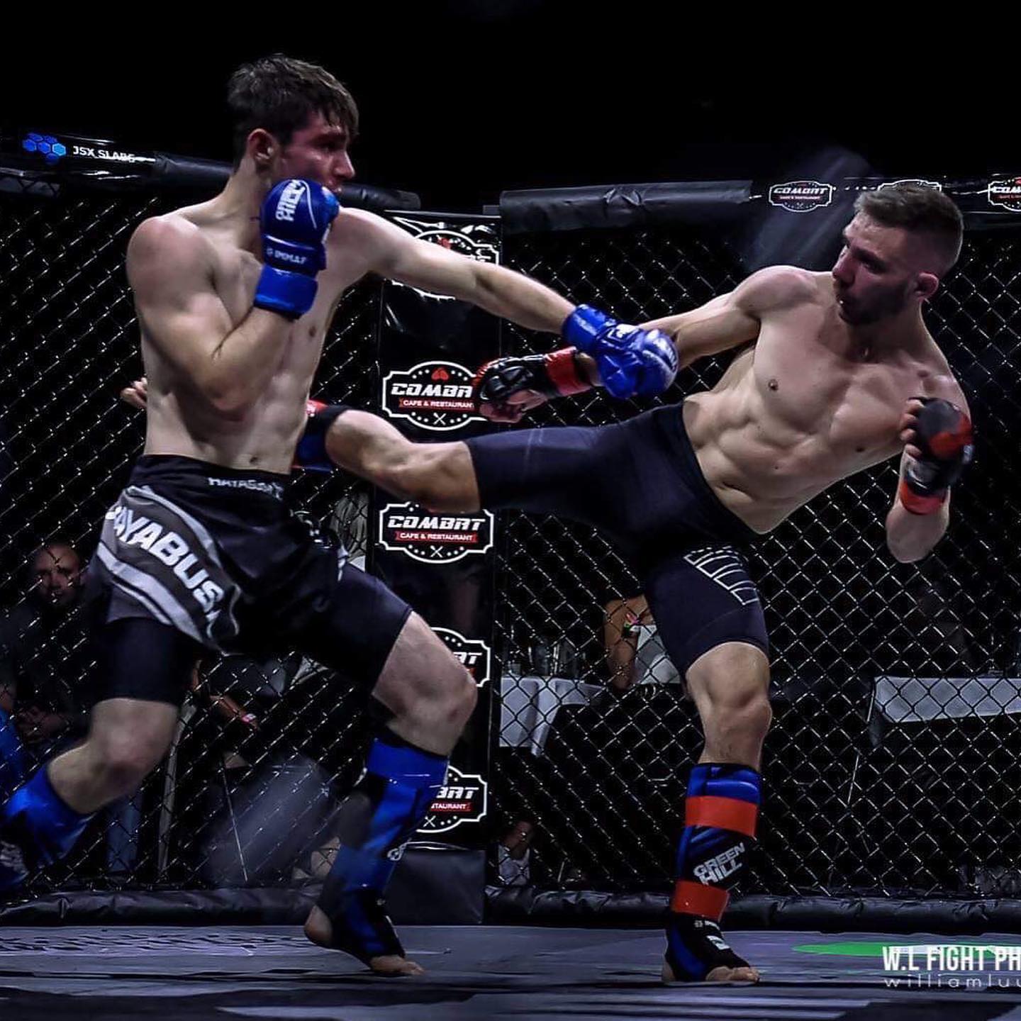 Sell martial arts courses online image asset