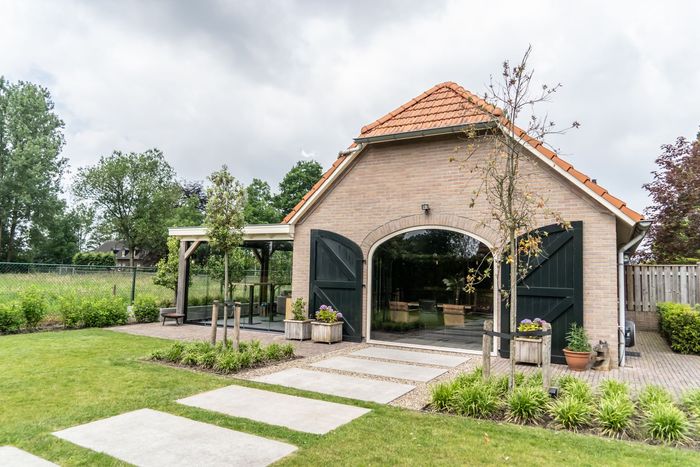Landelijke gelegen ontvangt Chantal van JiFe Meet gasten voor vergaderen