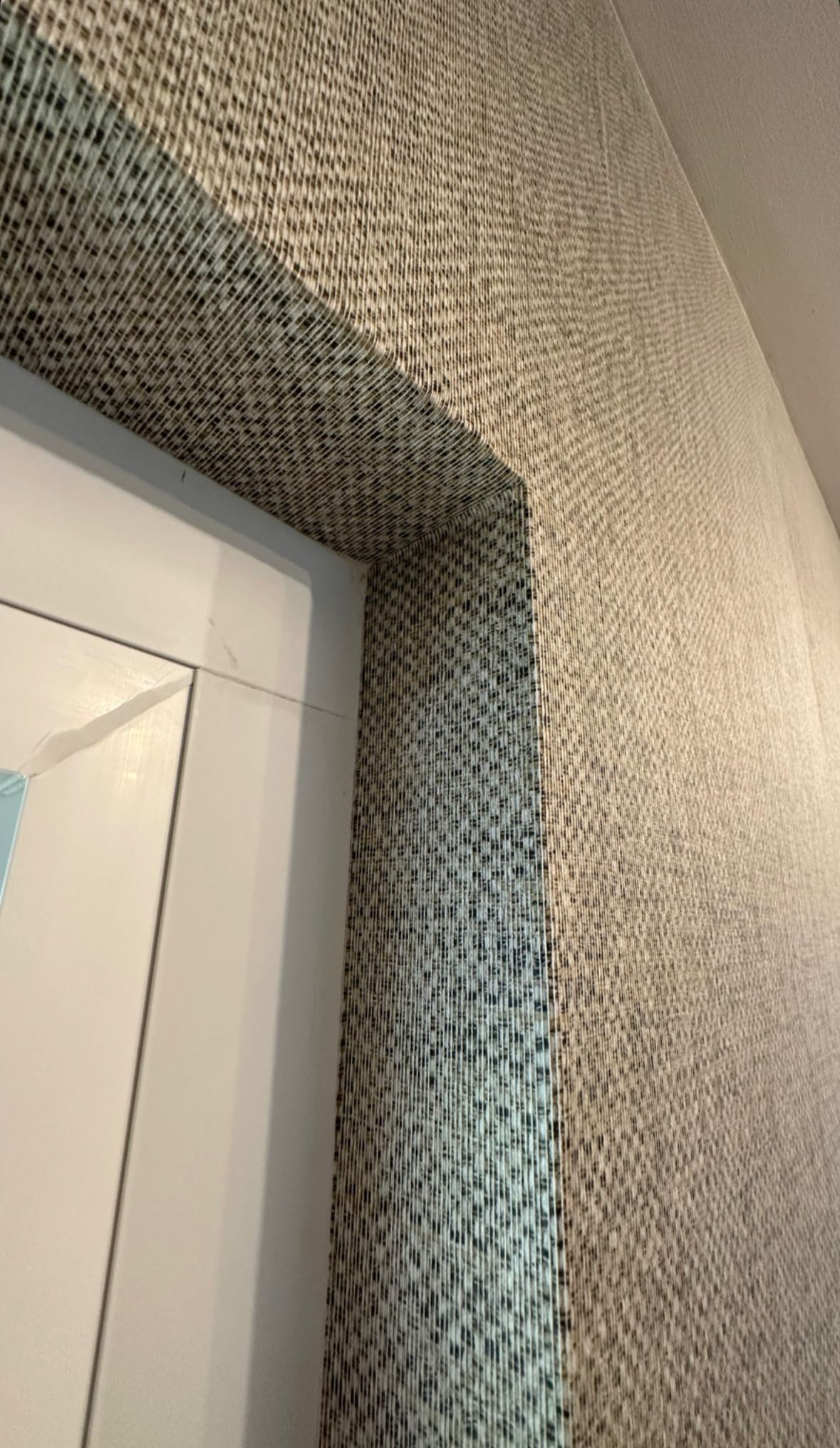 grasscloth-wallpaper-palo-alto-downtown2.jpg