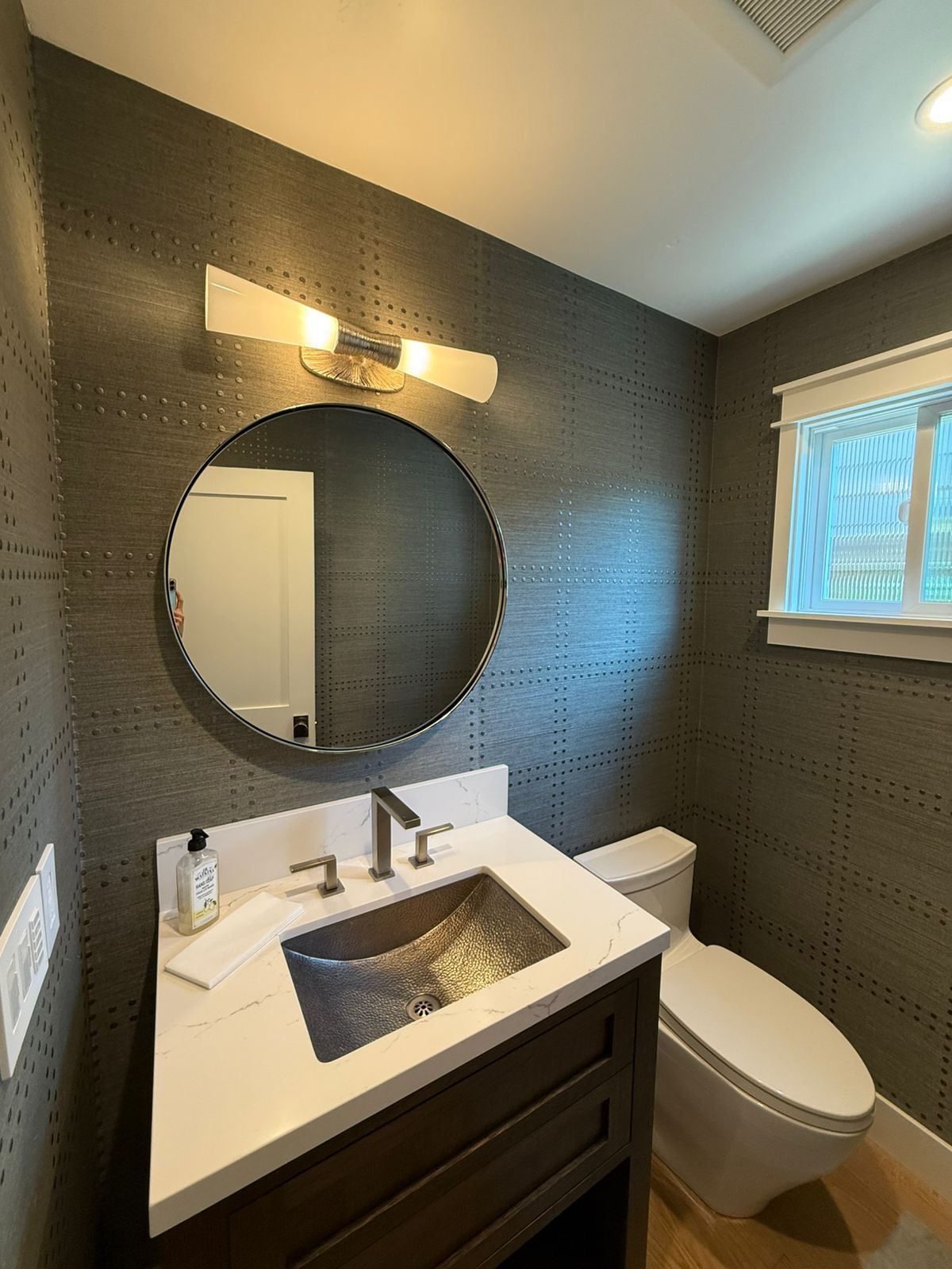 luxury-wallpaper-installation-palo-alto-bathroom.jpg