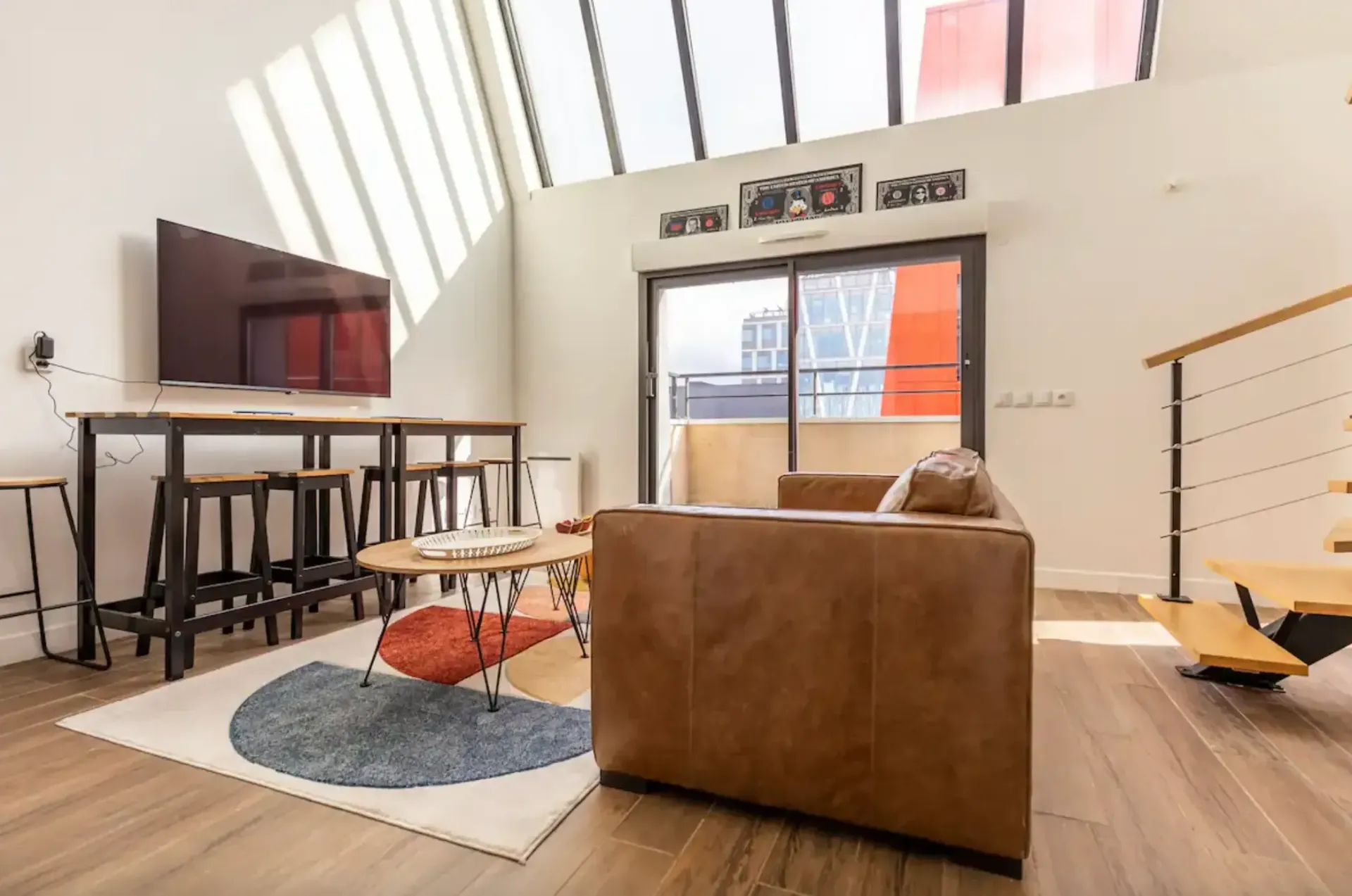 bright-living-room-penthouse-3-bedrooms-with-ac-balcony-holiday-apartement-next-to-Paris-l-Escapade-Paris-Holiday-Rentals