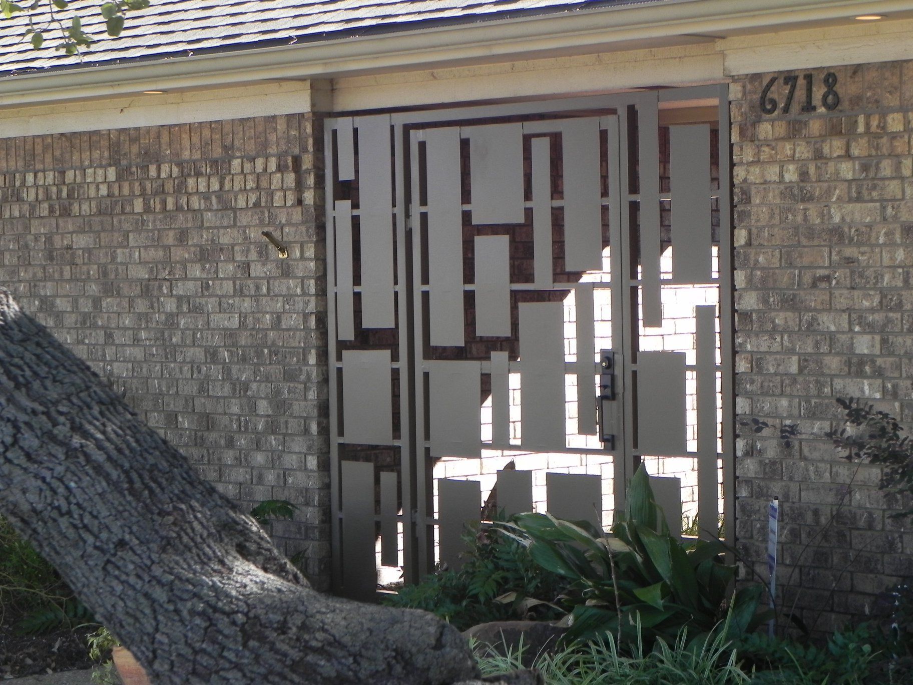 Wall Modern Metal Bars - Dallas, TX - James Earl Jones LLC