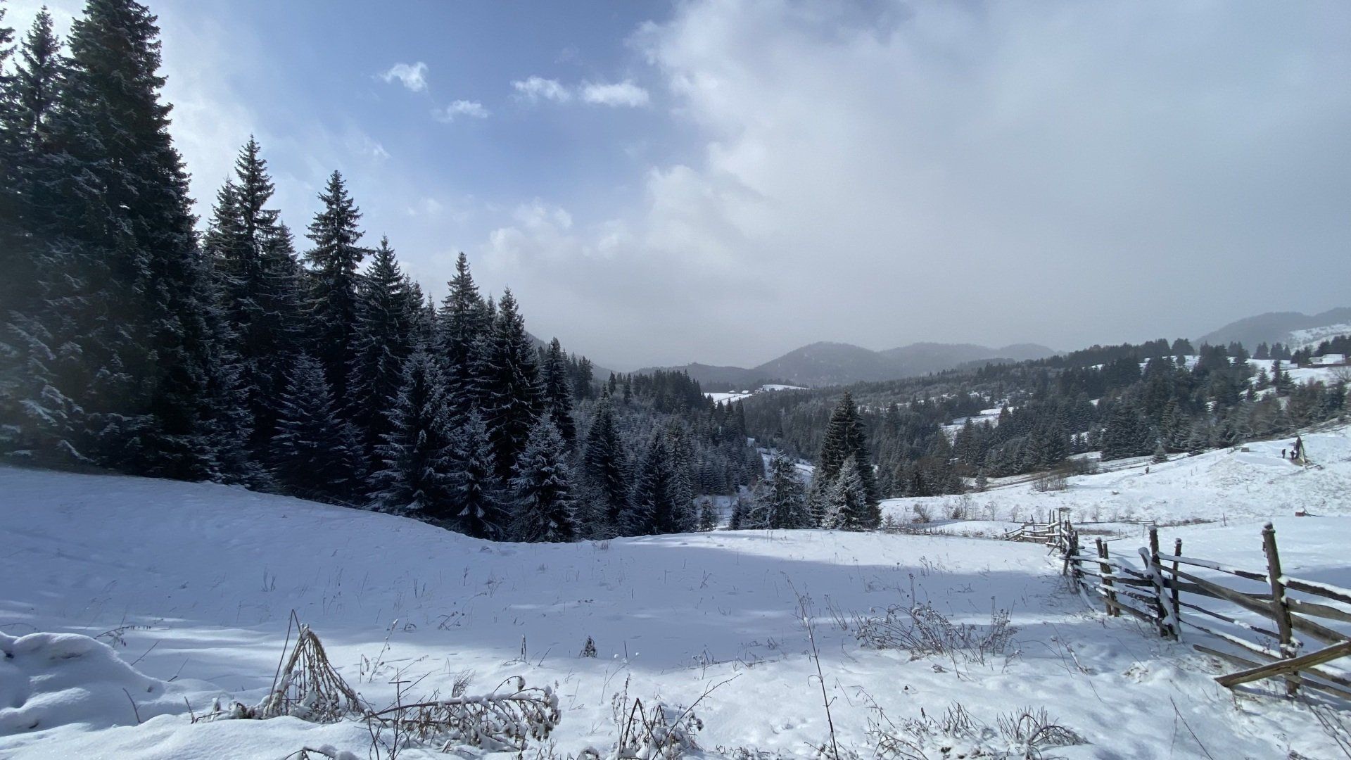 Mountain villages walk in Fundatica area