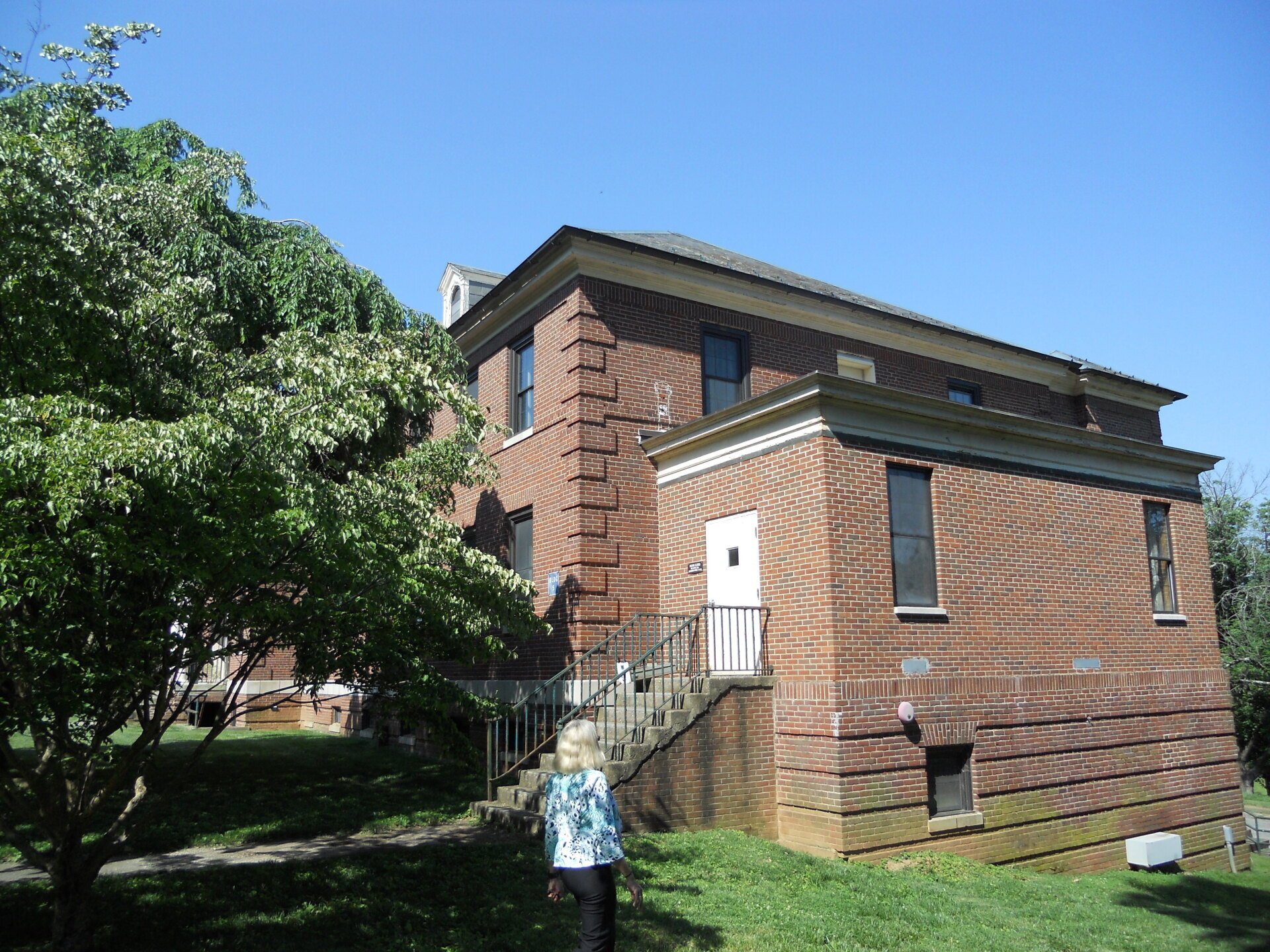 Victory Point Townhomes & Apartments AU Associates