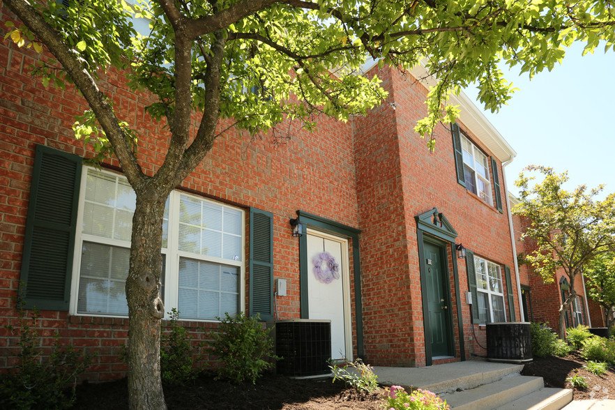 Imperial Pointe Townhomes AU Associates