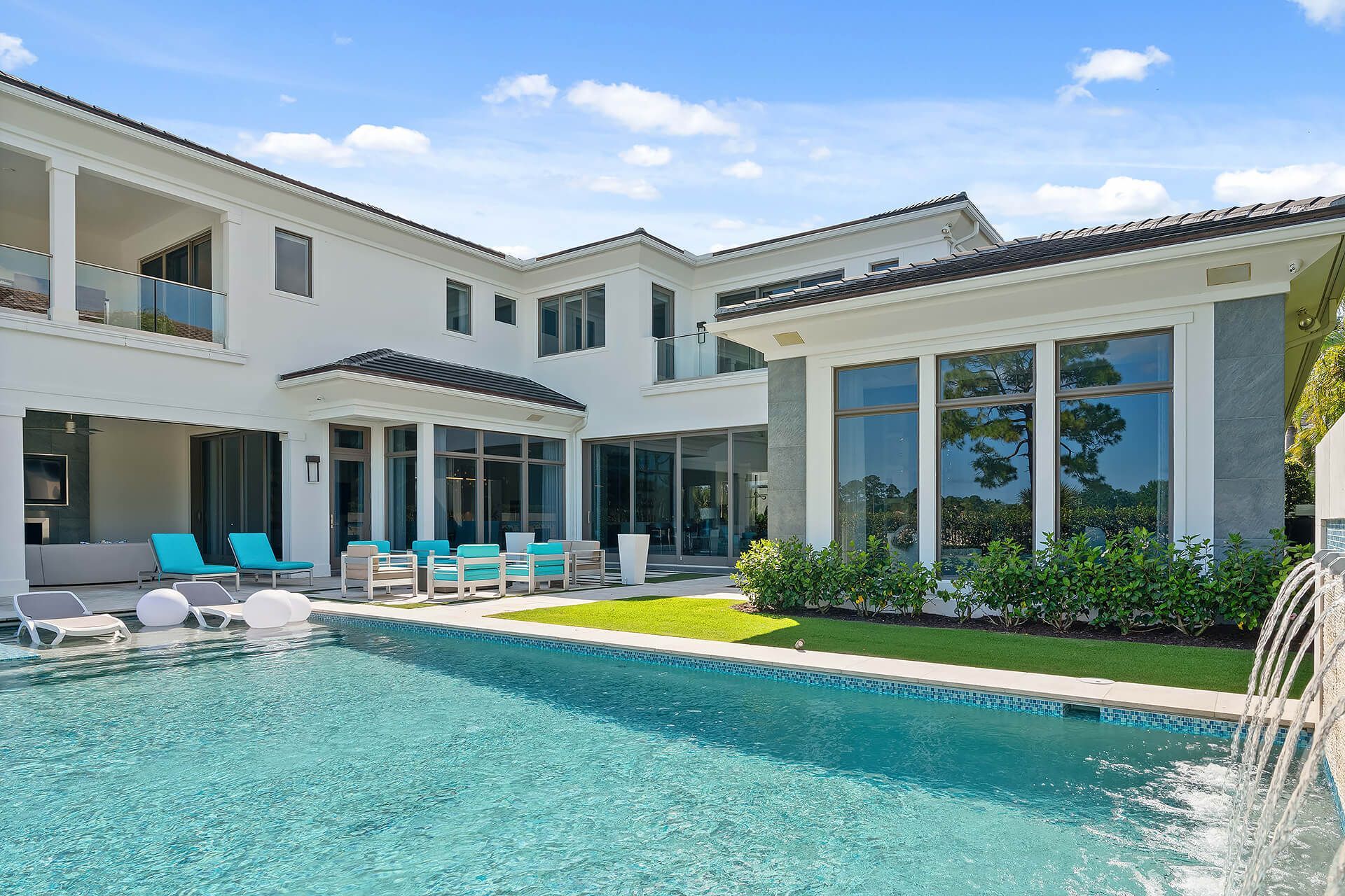 Residential House and Pool Fence Window Cleaning Perth - Pro Vision Window Cleaning