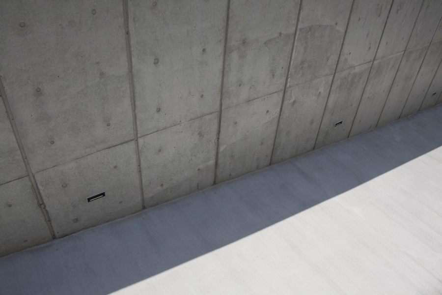 Concrete wall casting a shadow in Port St Lucie