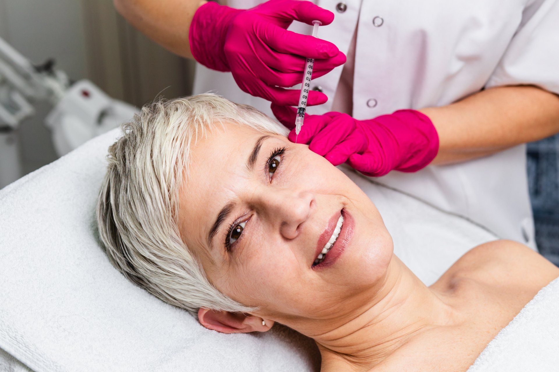 O que é implante dentário? O que é implante dentário?