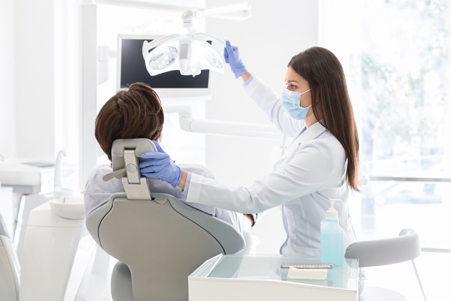 O que é implante dentário? O que é implante dentário?