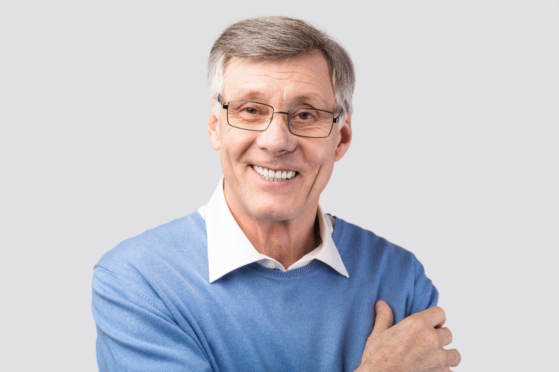 O que é implante dentário? O que é implante dentário?