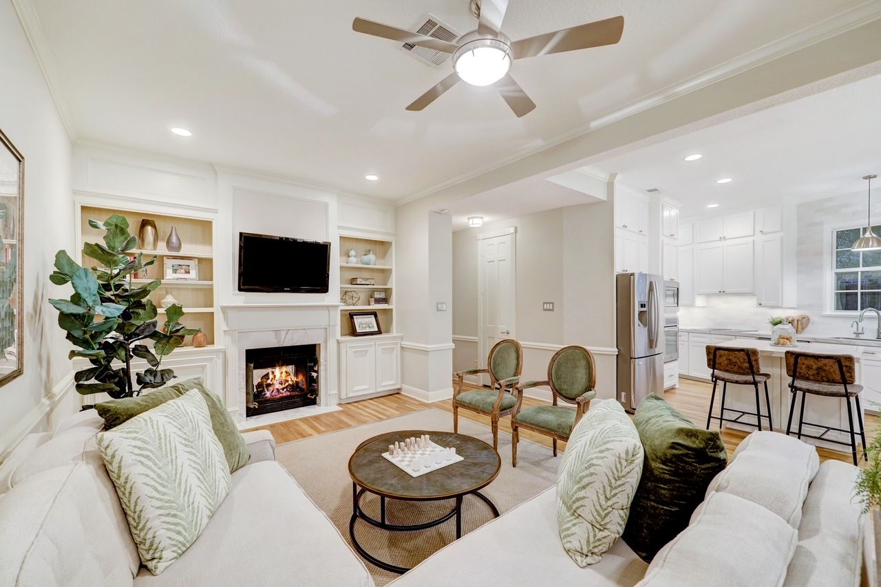 Beautiful fully staged kitchen