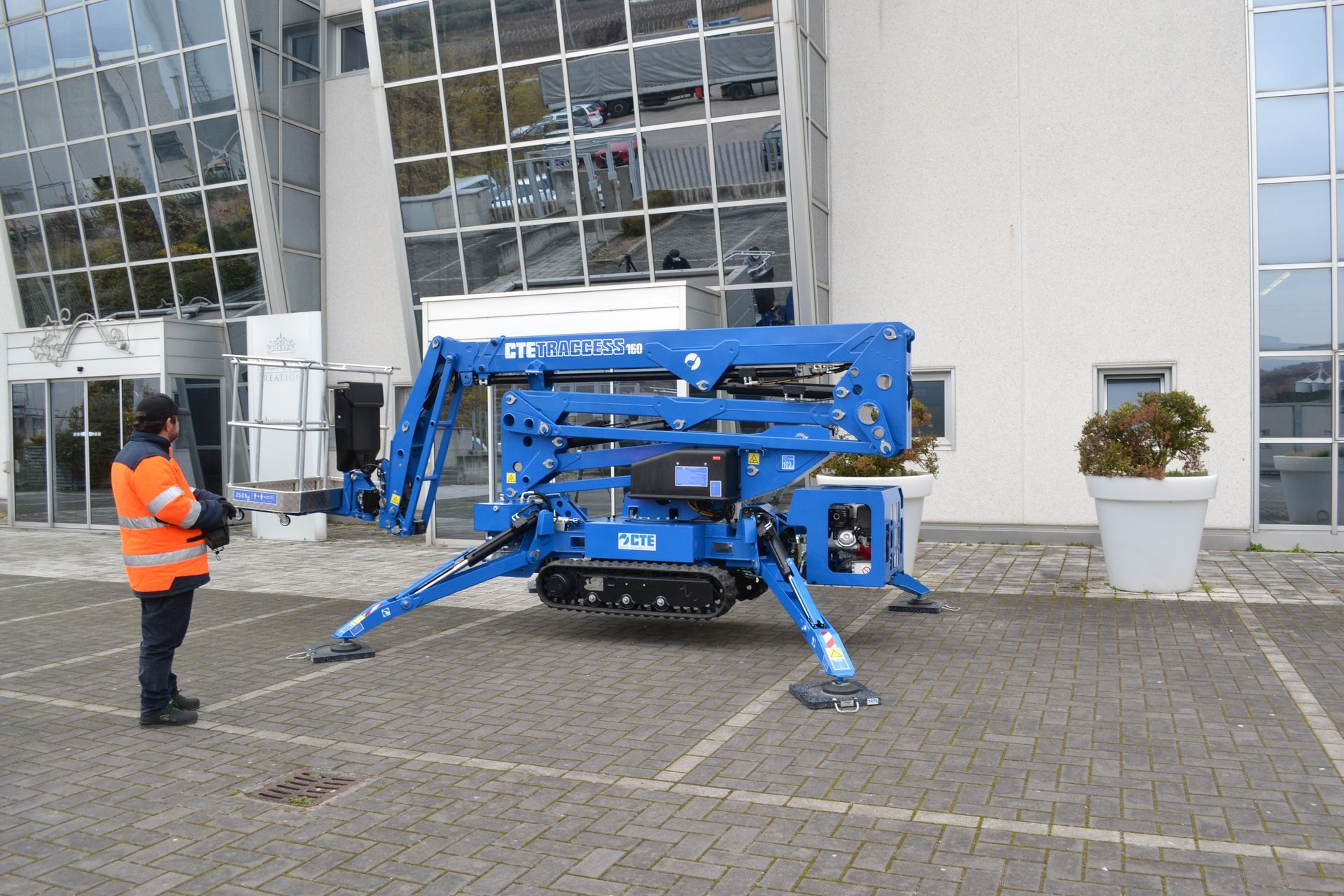 CTE TRACCESS Aerial Lifts
