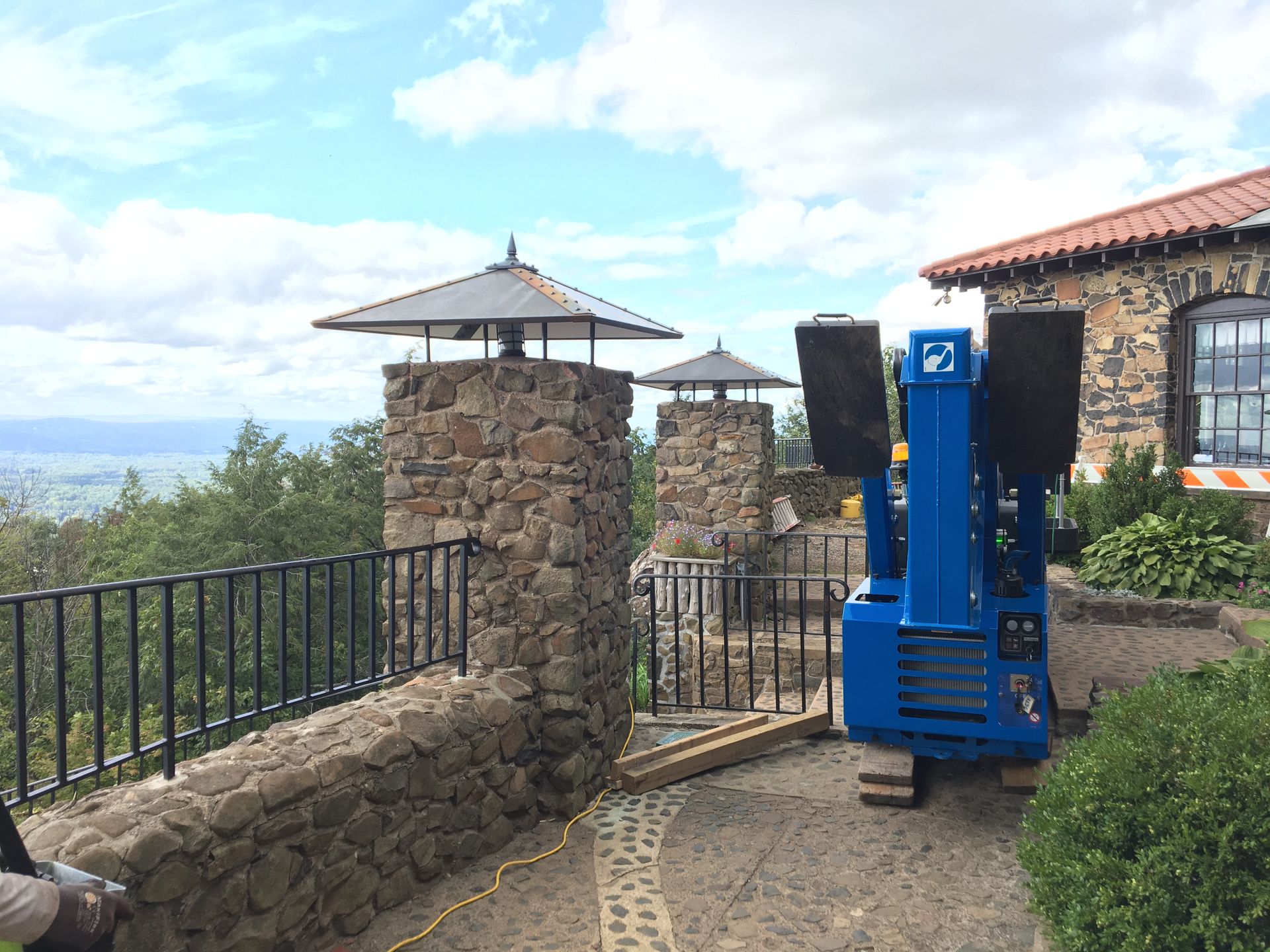 CTE TRACCESS 230-75 Aerial Lifts
