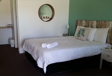 Deluxe-Queen-Room