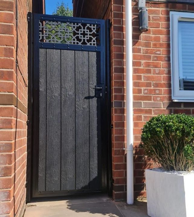 grey composite gate with black screen