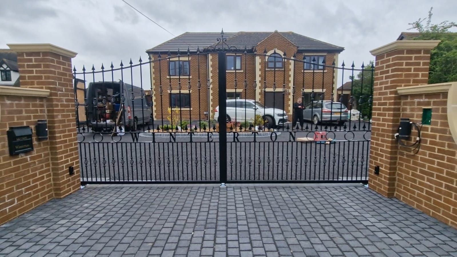 arched metal driveway gates Northwich