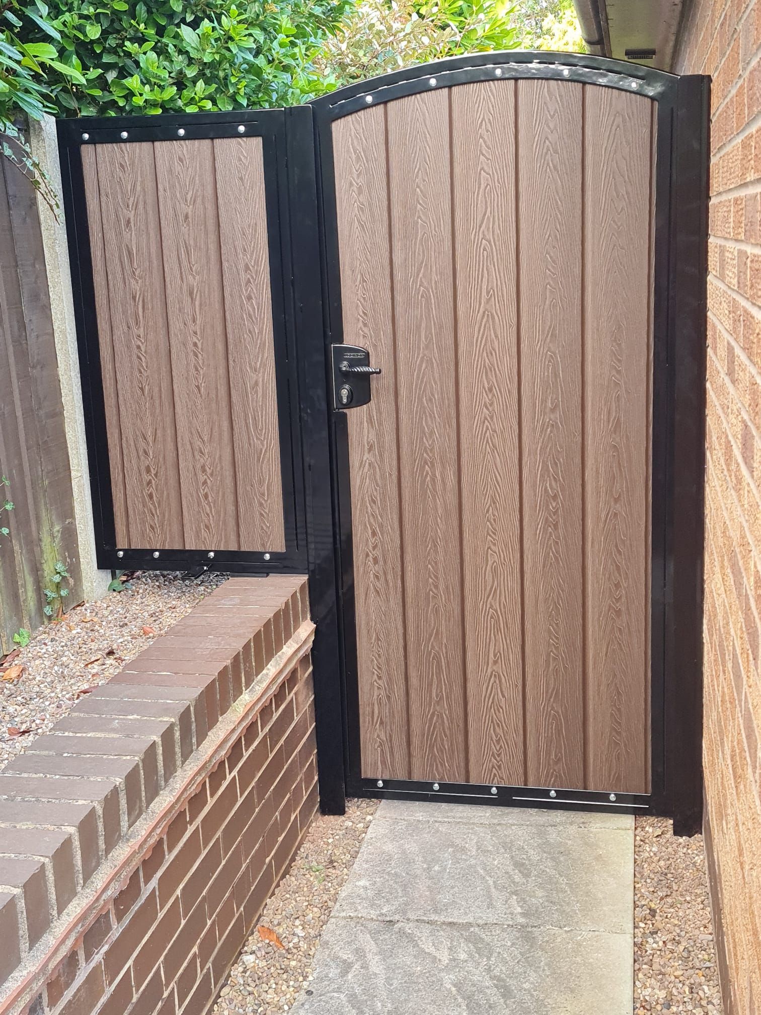 arched composite side gate with fence panel