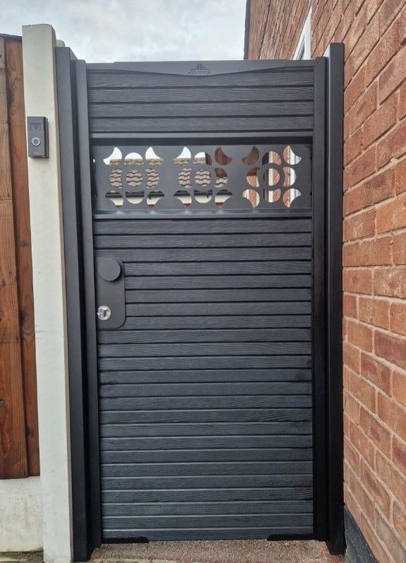 grey composite garden gate with integrated screen topper
