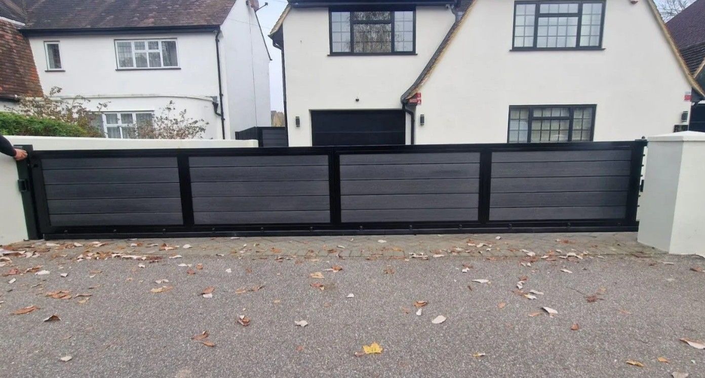 1m heigh x 3.5m long electric sliding gate in South London
