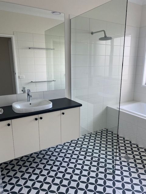 Phelan+bath