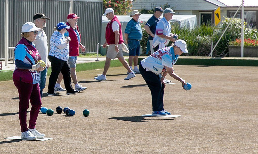 a game of social bowls at Albion Park Bowling Club