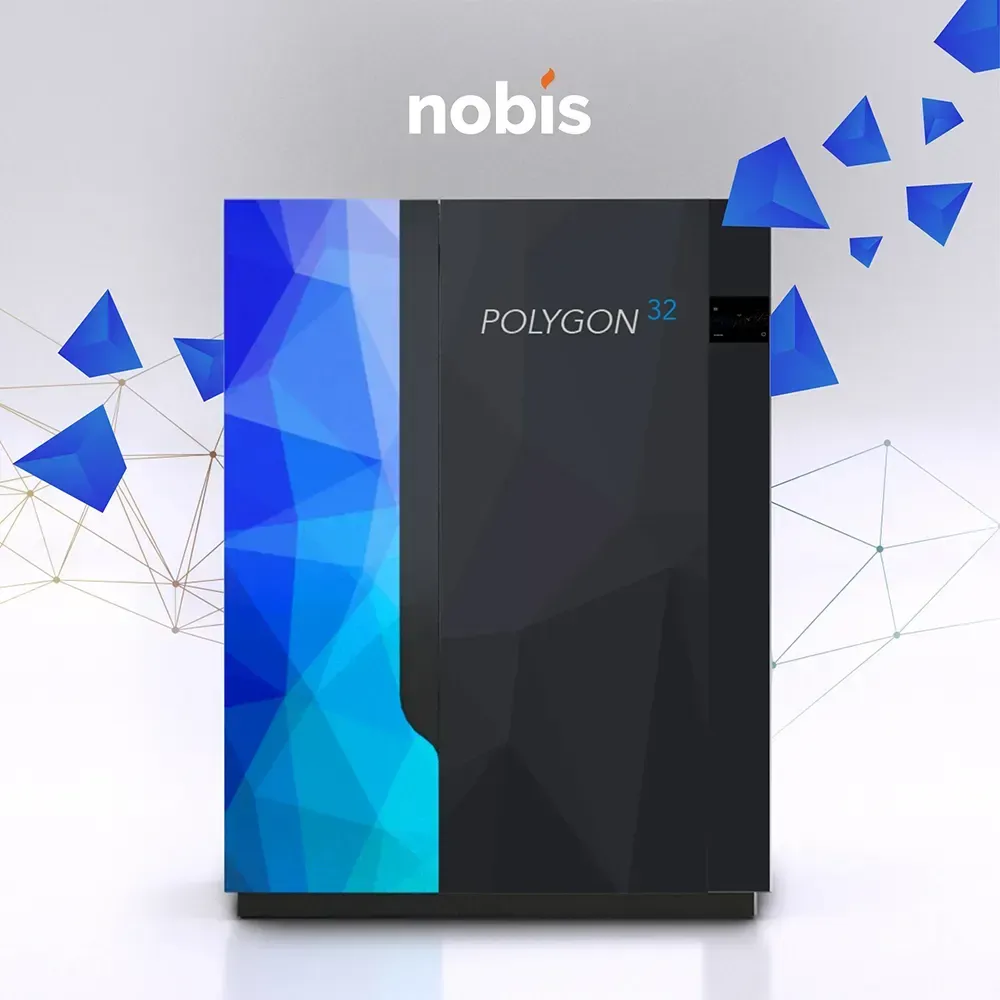 Aspirateur Nobis Polygon 32 dans un emballage géométrique noir et bleu sur fond blanc