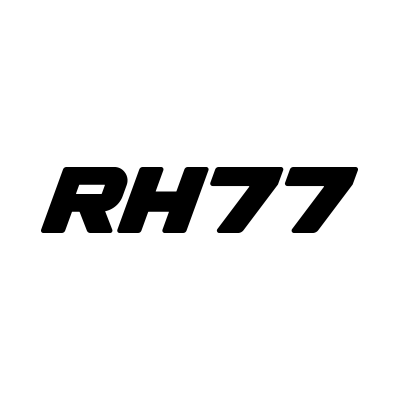 Schwarzer, stilisierter Text „RH77“ auf weißem Hintergrund