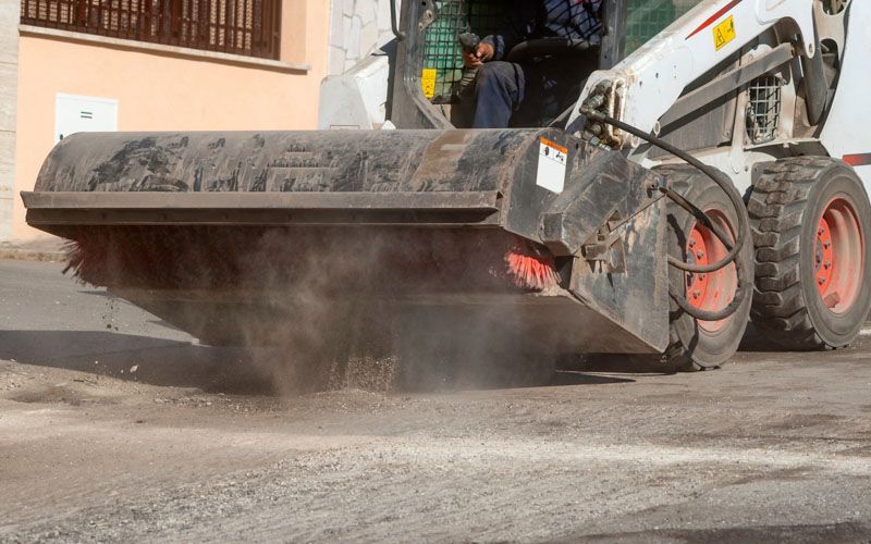 Skid steer buckets – GP, mud & heavy-duty options
