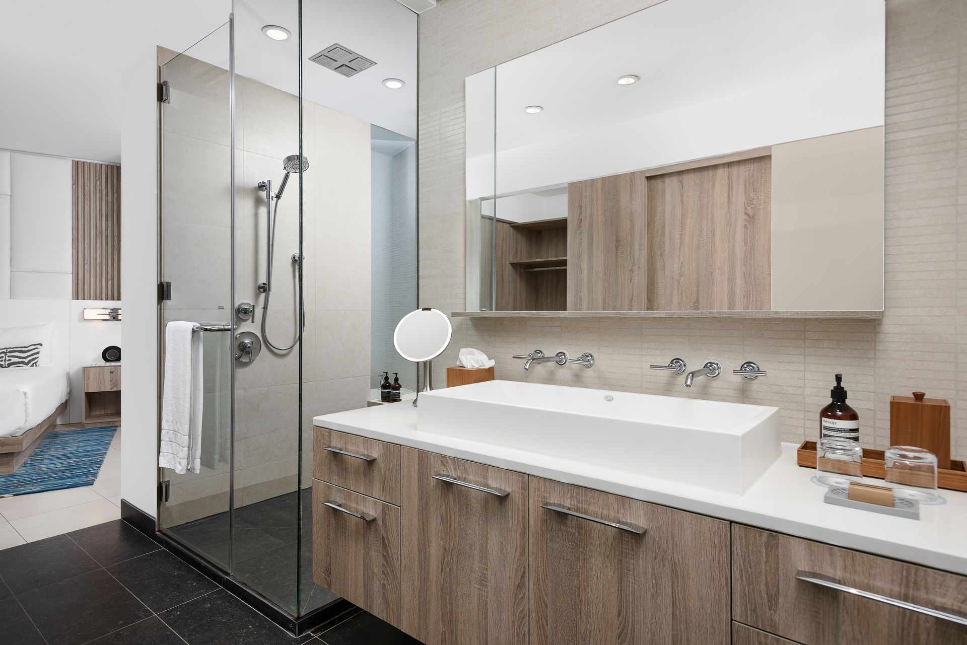 Oceanfront One Bedroom Penthouse Suite