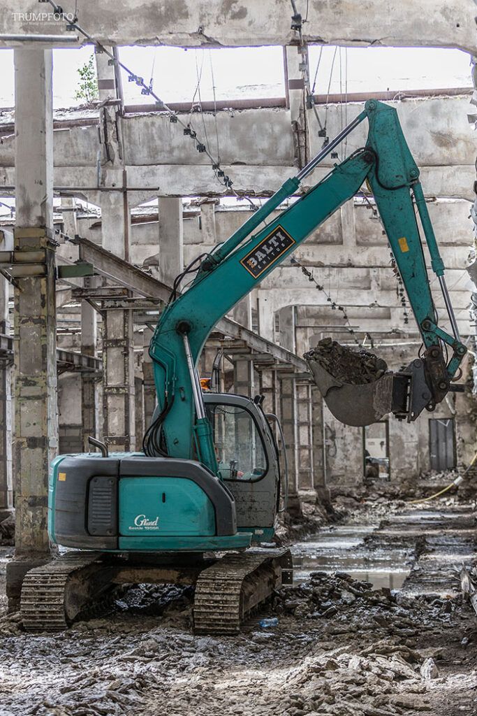 Ekskavaator Kobelco 135SR – 13T