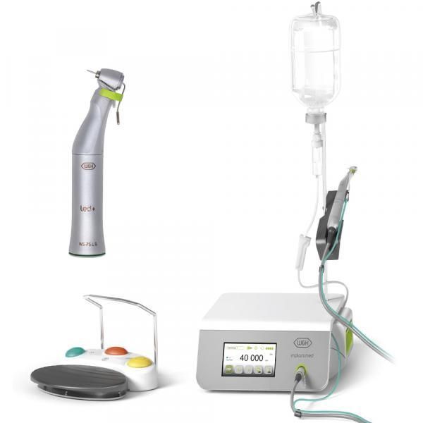 Chirurgische apparatuur voor tandheelkundige implantaten: boor, infuuszak, bedieningseenheid en voetpedaal.