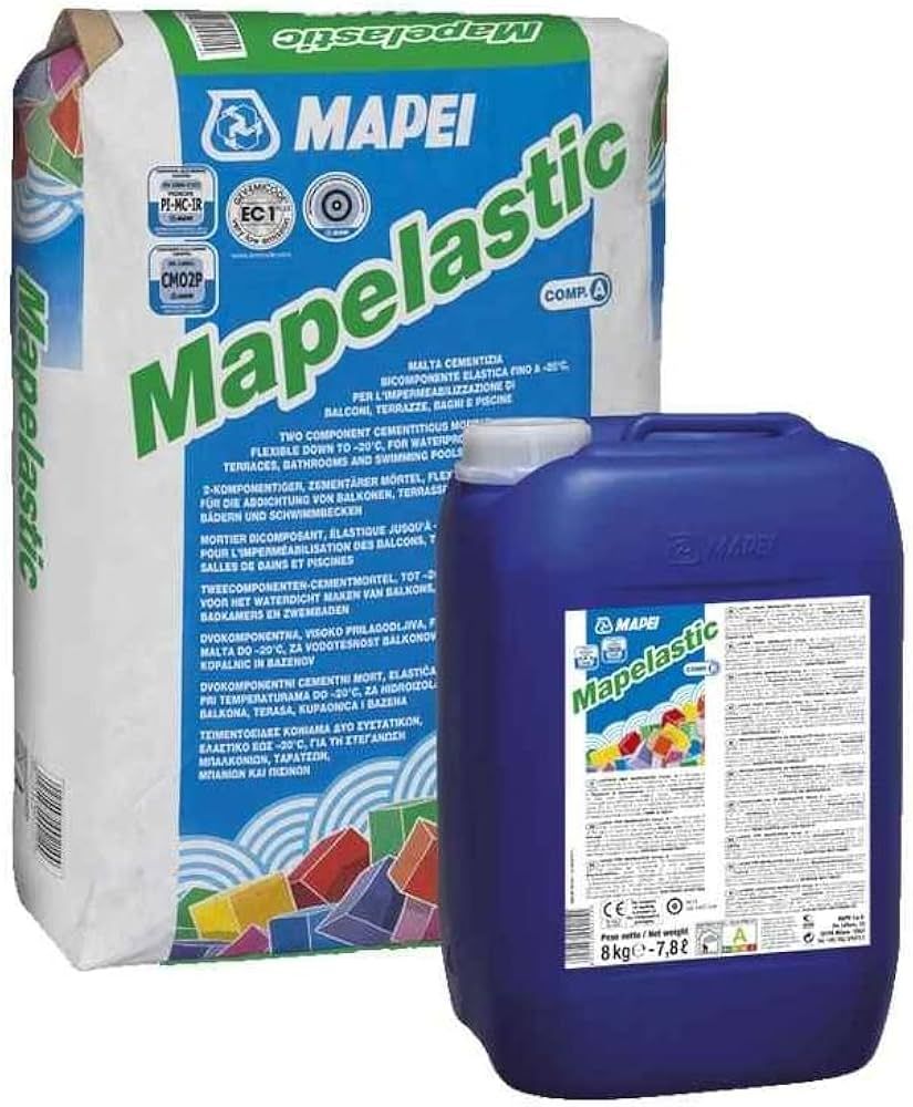 Due contenitori per prodotti Mapei Mapelastic: una borsa bianca e una brocca di plastica blu su sfondo bianco.