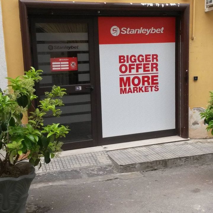 Interno sede Stanleybet con monitor odds in diretta