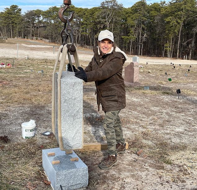 installation of a monument tomb stone