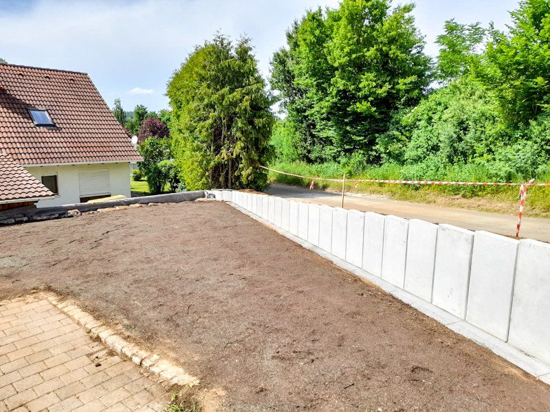 L-Stein Mauer