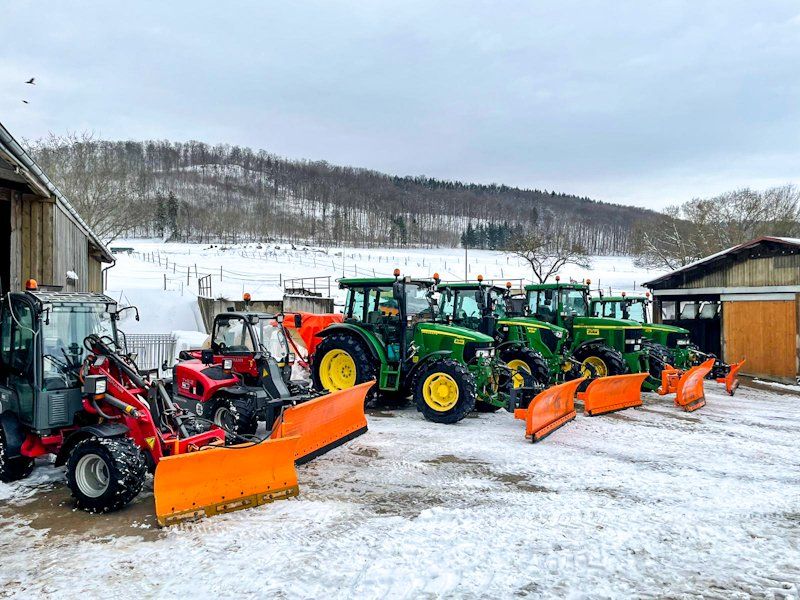 Schlepper im Winterdienst