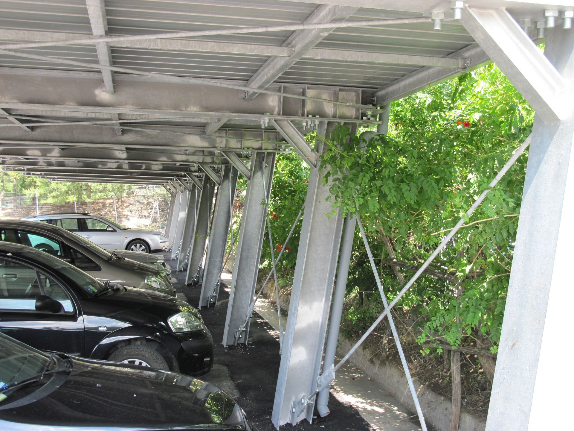 pensiline auto parcheggi