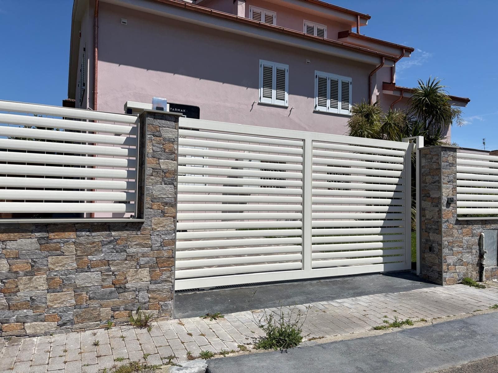 Cancello scorrevole residenziale a Empoli